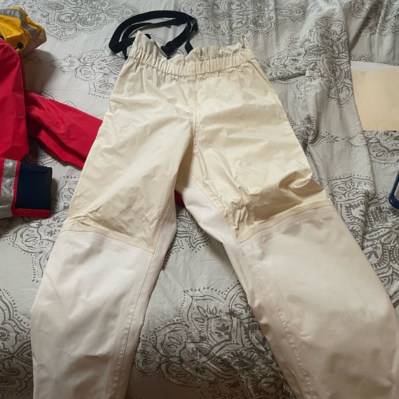 Patagonia, women’s, sailing, rain suit, coats a med, pants are size 14 - Picture 5 of 6